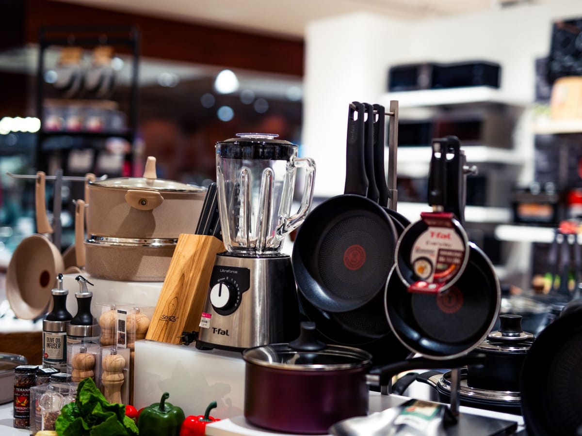 Cookware and non-stick pans retail display
